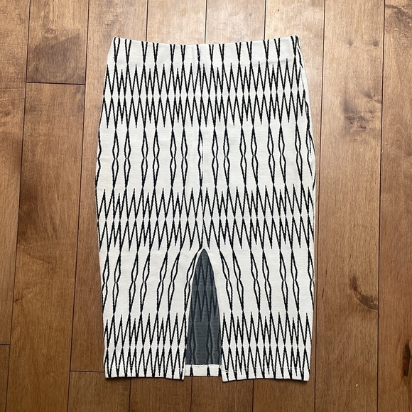 Zara Midi Pencil Skirt Boho Tribal Aztec Print Ivory Black Stretchy Cotton S - Picture 7 of 8